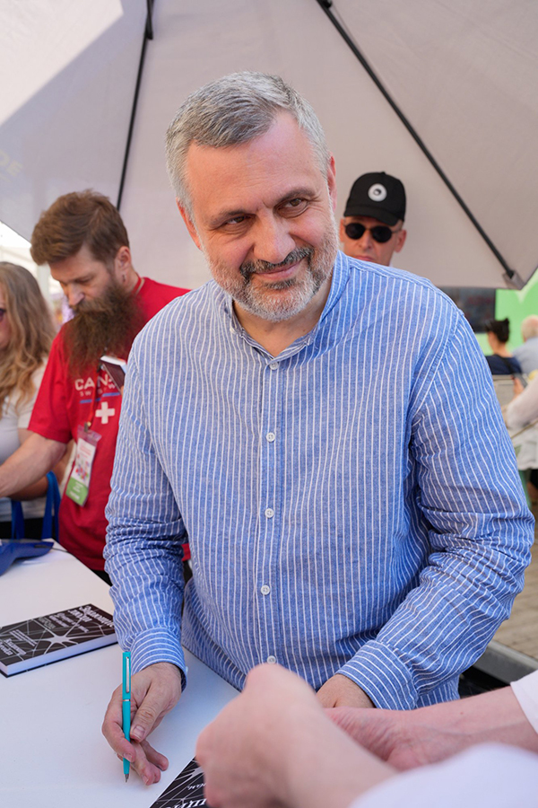Владимир Легойда презентовал на фестивале «Красная площадь» свою третью книгу о героях программы «Парсуна»