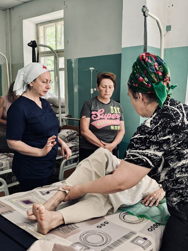 Больница святителя Алексия открыла в Бердянске учебный класс для подготовки медсестер и добровольцев по уходу