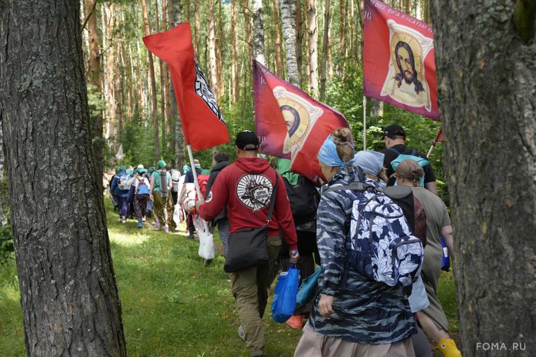 Фотограф журнала «Фома» присоединился к уникальному крестному ходу «От Государя к Преподобному»