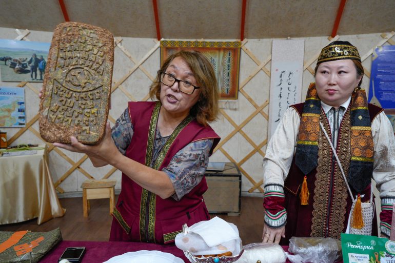 Степь, верблюды и православие: туристический маршрут по пути Кирилла и Мефодия