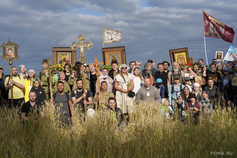 Фотограф журнала «Фома» присоединился к уникальному крестному ходу «От Государя к Преподобному»