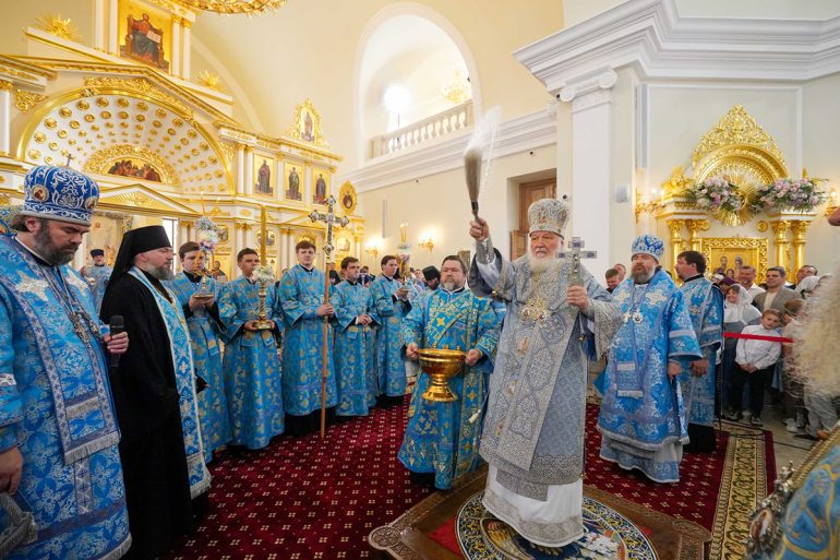 Патриарх Кирилл освятил восстановленный храм, который в XVI веке первым принял обретенную Казанскую икону