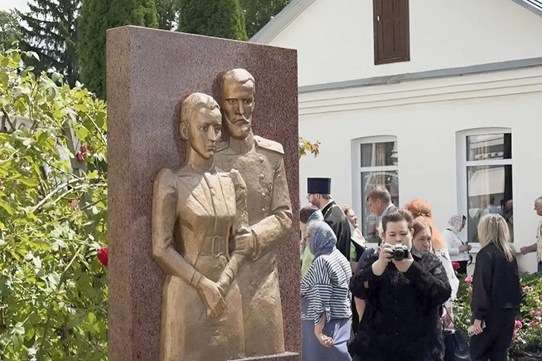 В Орле установили памятник святой Елизавете Федоровне и ее мужу Сергею Александровичу