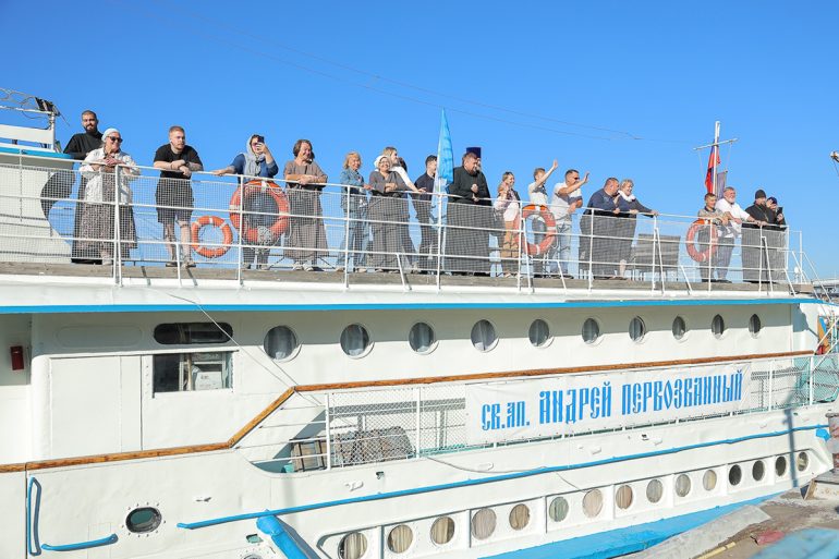 Корабль-церковь в 30-й раз отправился к жителям отдаленных сибирских селений: за 30 лет помощь получили 100 000 человек, крещены – 20 000