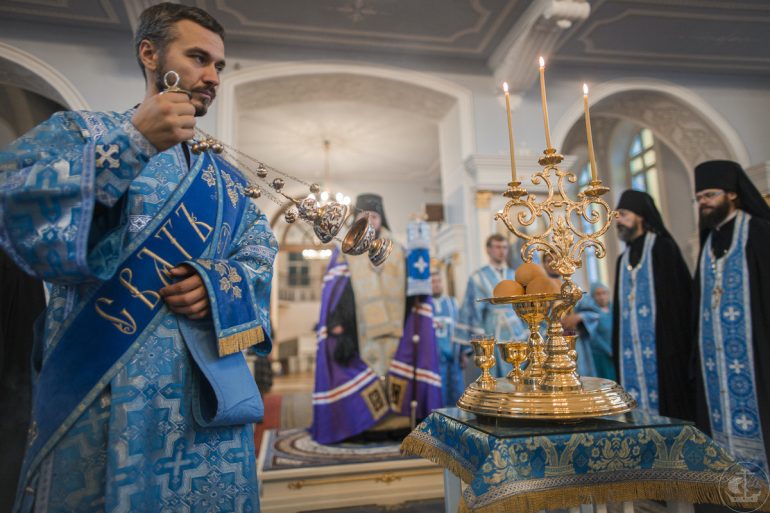 Богослужение на Успение Пресвятой Богородицы: подробный разбор