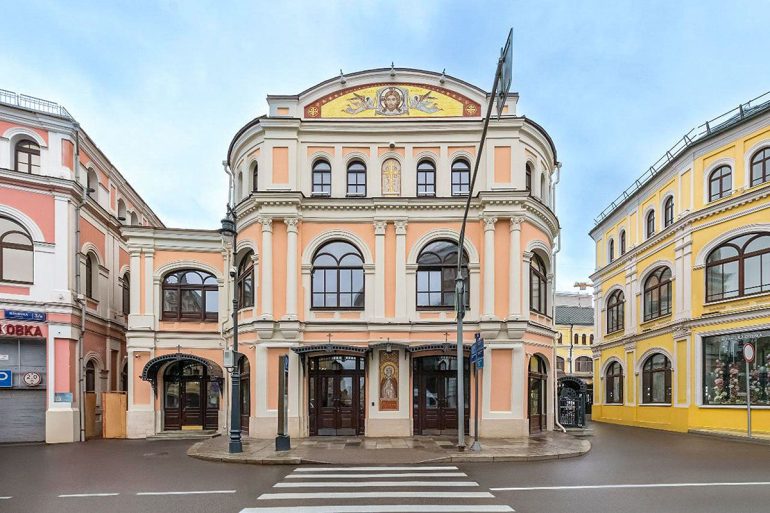 В Москве завершена реставрация храма XVI века, который дал название улице Ильинка