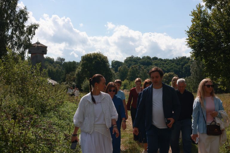 В Истре спасают уникальную ветряную мельницу: с этой целью в Ново-Иерусалимском монастыре состоялся благотворительный исторический клуб