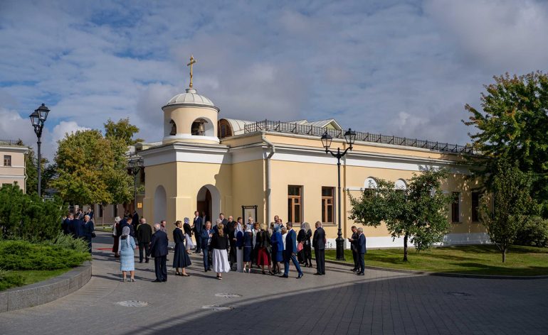 Патриарх Кирилл передал храму при Мосгордуме частицу мощей святого князя Александра Невского