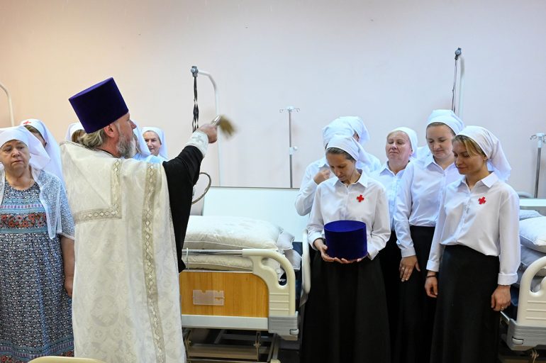 В Брянске больница святителя Алексия открыла учебный класс по подготовке сестер милосердия: это уже 25-й подобный класс в России