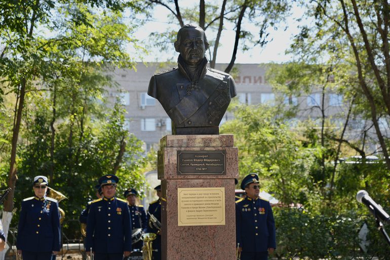 В Астрахани и Воронеже открыли памятники святому адмиралу Федору Ушакову