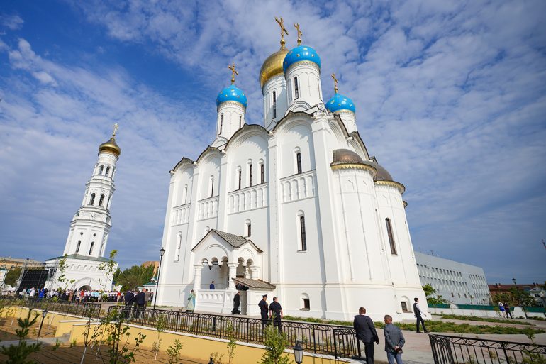 В возрождаемом монастыре Астрахани патриарх Кирилл освятил Благовещенский храм
