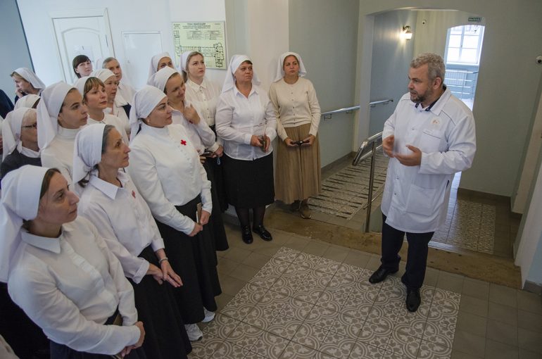 Брянские сестры милосердия прошли стажировку в больнице святителя Алексия в Москве