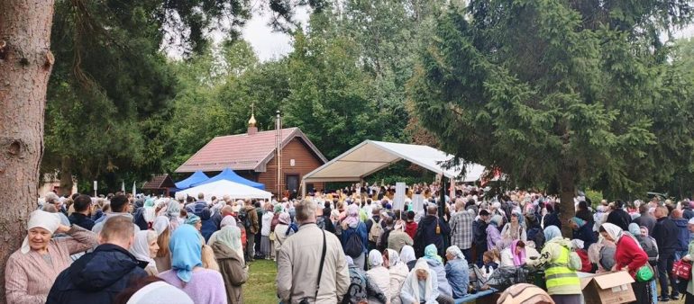 1 800 человек прошли крестным ходом в Калининградской митрополии в честь праздника Успения Пресвятой Богородицы