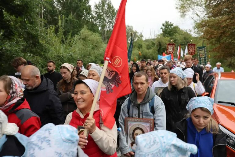 1 800 человек прошли крестным ходом в Калининградской митрополии в честь праздника Успения Пресвятой Богородицы