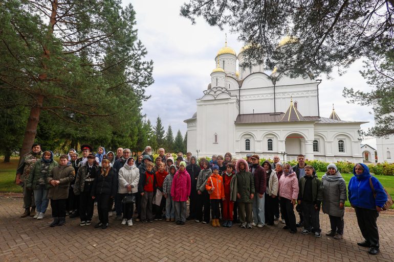 Монастырь, приютивший партизан, и храм, в котором перевязывали ополченцев: фоторепортаж с мест ожесточенных боев в 1941-м