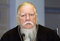 Протоиерей Димитрий Смирнов не видит проблемы в закреплении в Конституции идеи об особой роли православия