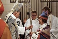 Англиканская Церковь Уэльса разрешила рукополагать в епископы женщин
