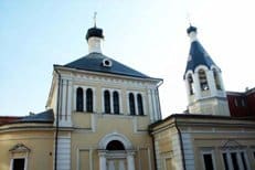 Представители Католической Церкви передали православному храму Москвы частицу мощей святого