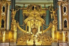 В Петербурге восстановили уникальный иконостас Петропавловского собора