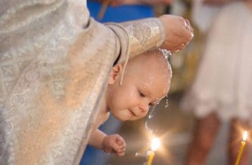 Зачем крестить маленьких детей?