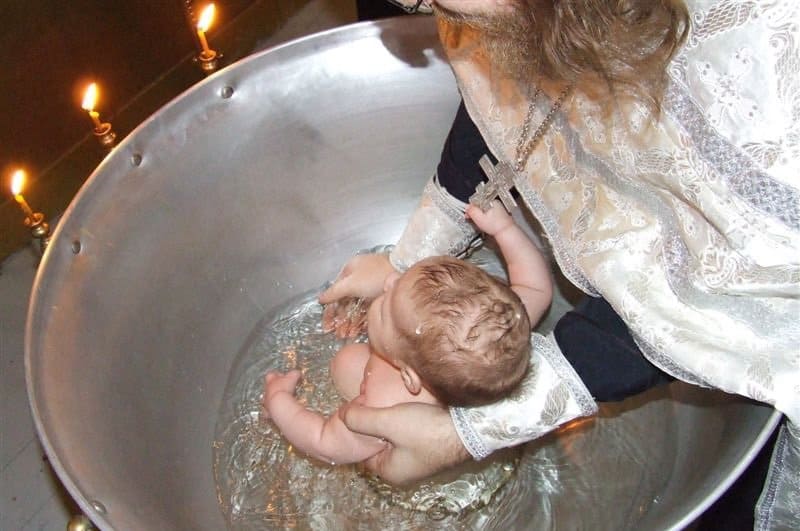В каком возрасте можно крестить младенца?